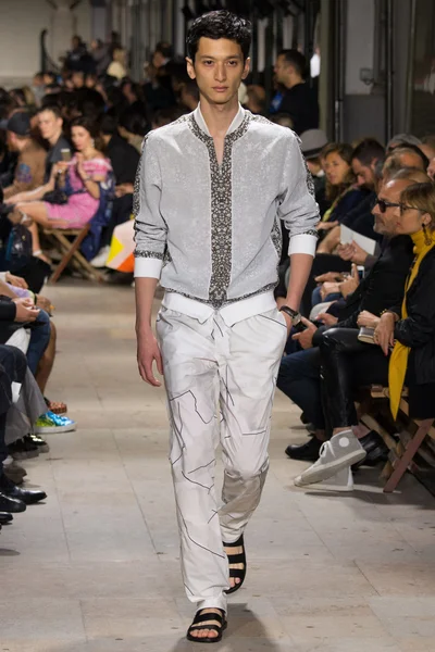 Look 8